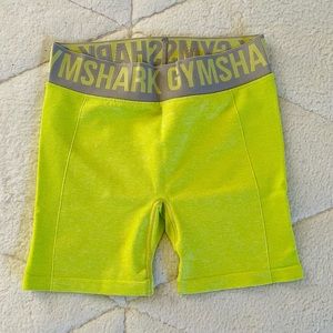 gymshark flex shorts - size small